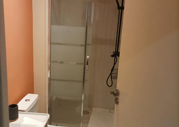 A A 10 Minutes De La Gare Et De La Cathedrale Apartment *